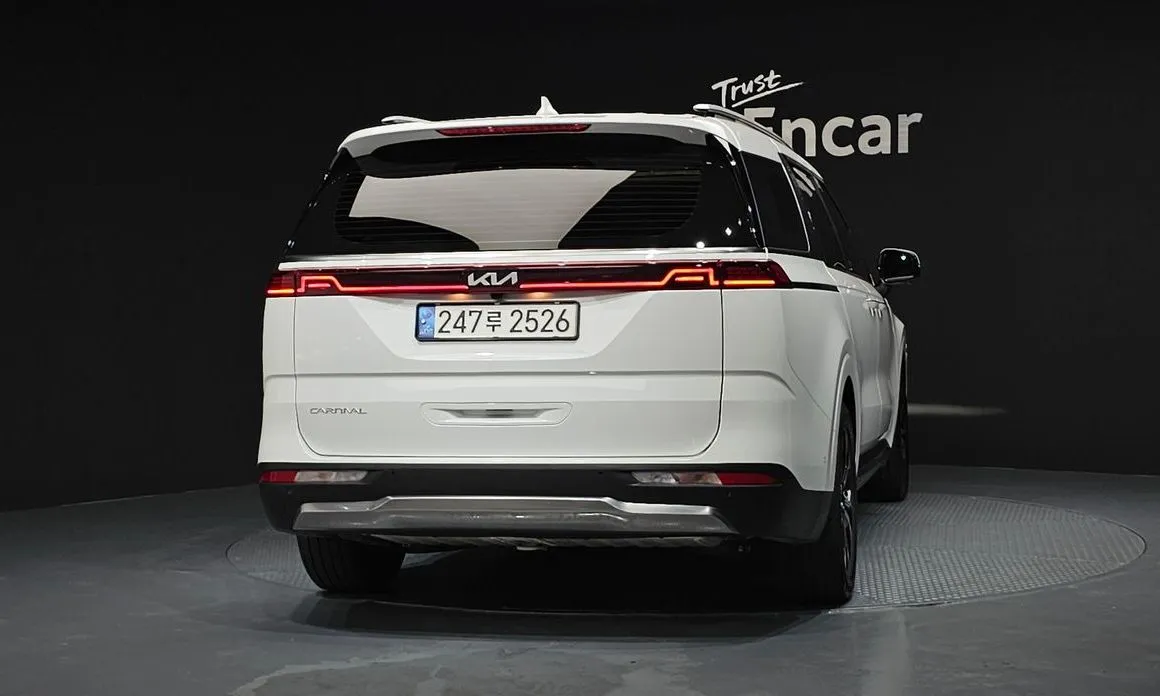 Kia Carnival 2023 из KR, фото 2