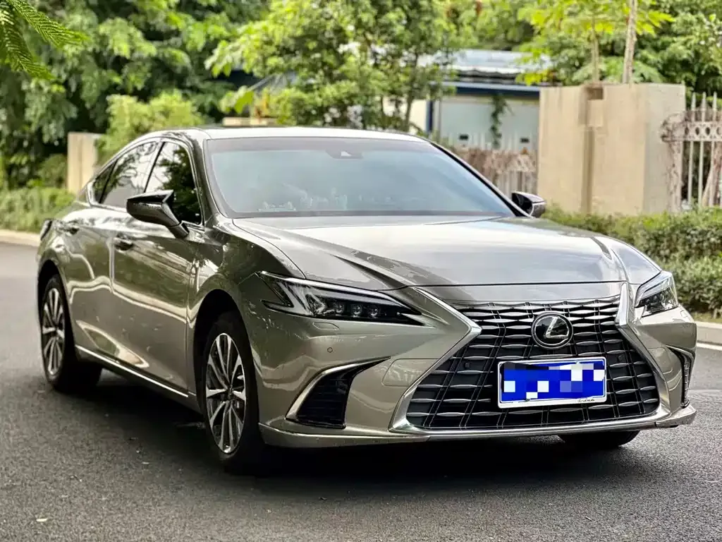 Lexus ES — фото 6