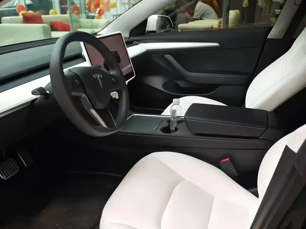 Tesla Model 3 — фото 3