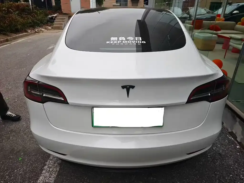 Tesla Model 3 — фото 5