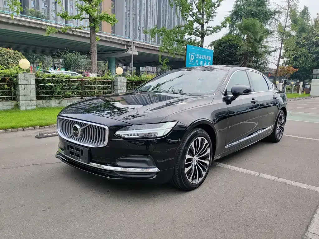 Volvo S90 — фото 1