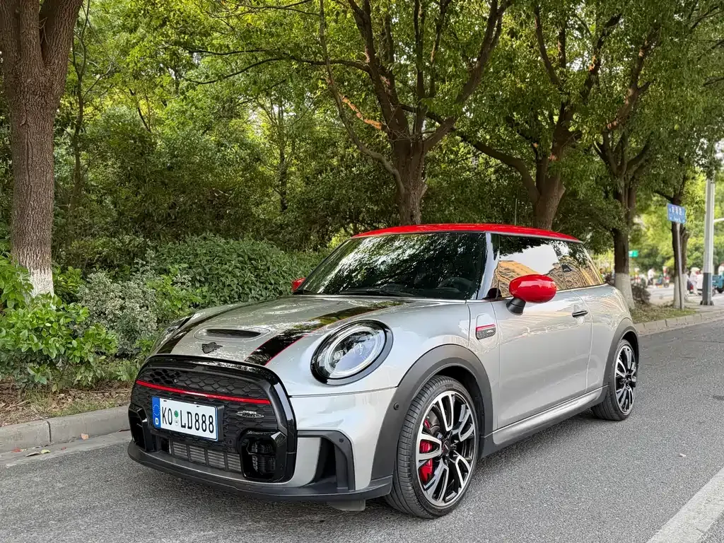 MINI JCW (John Cooper Works) — фото 1