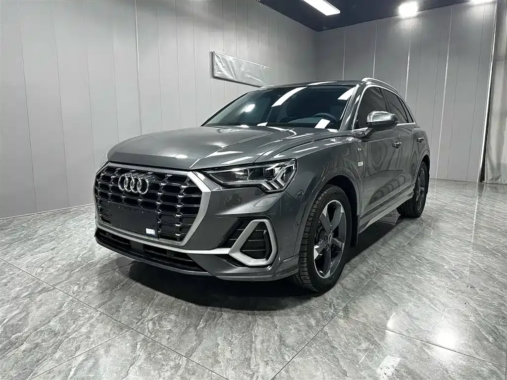 Audi Q3 — фото 1