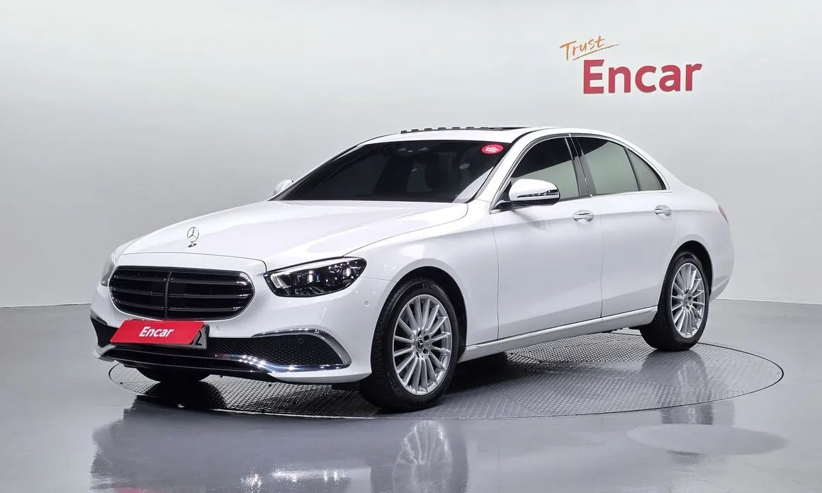 Mercedes-Benz E-Class — фото 1