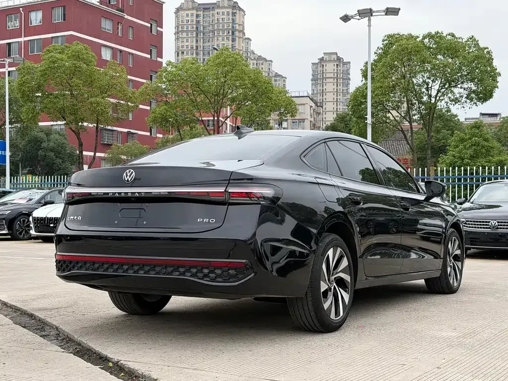 Volkswagen Passat — фото 8