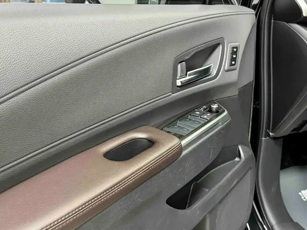 Toyota Sienna — фото 9