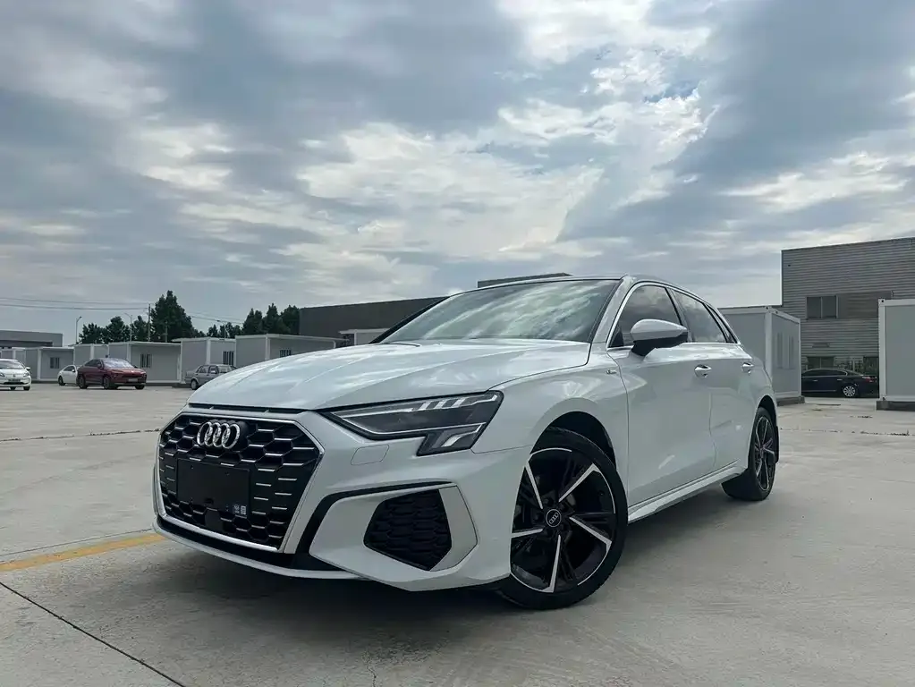 Audi A3 — фото 1