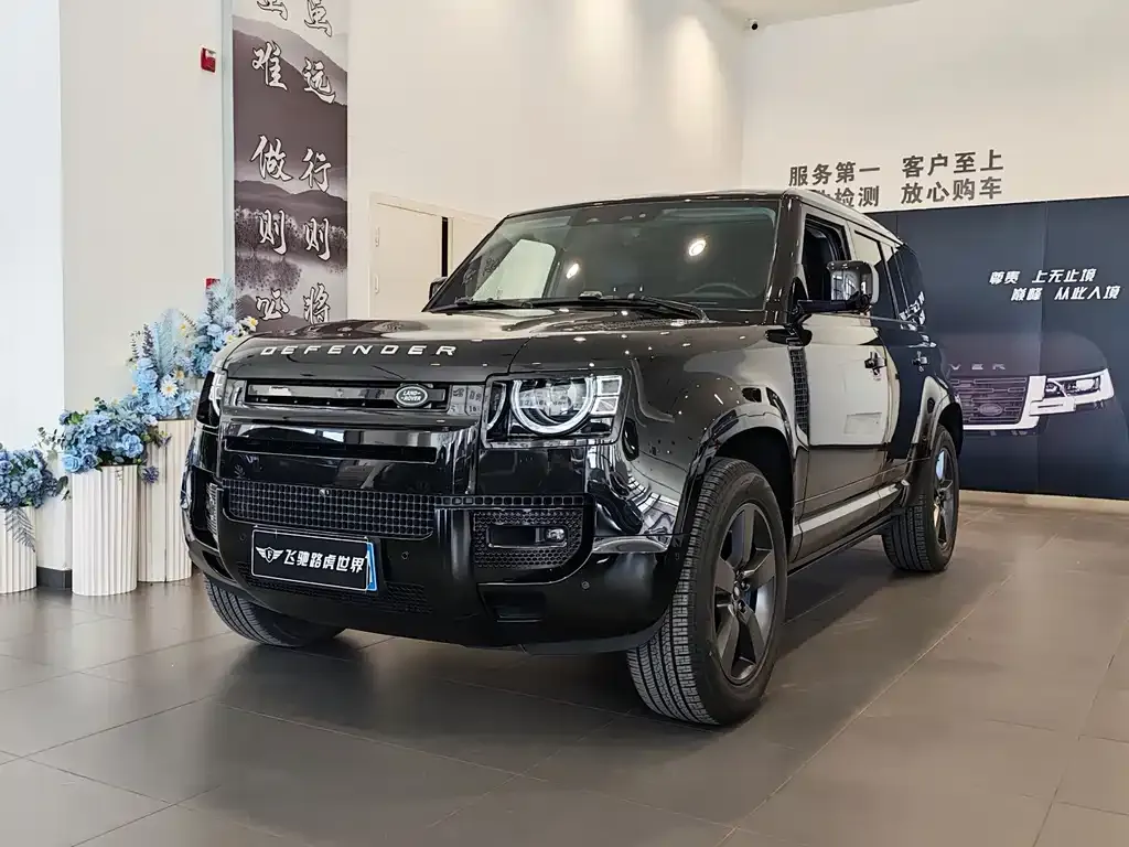 Land Rover Defender — фото 1