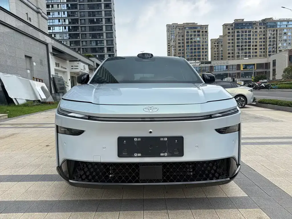 Toyota Platinum 3X 2025 из CN, фото 10