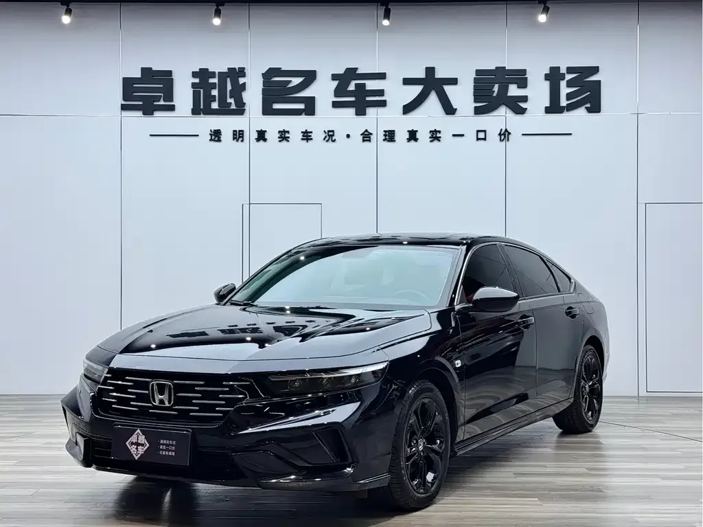 Honda Accord — фото 1