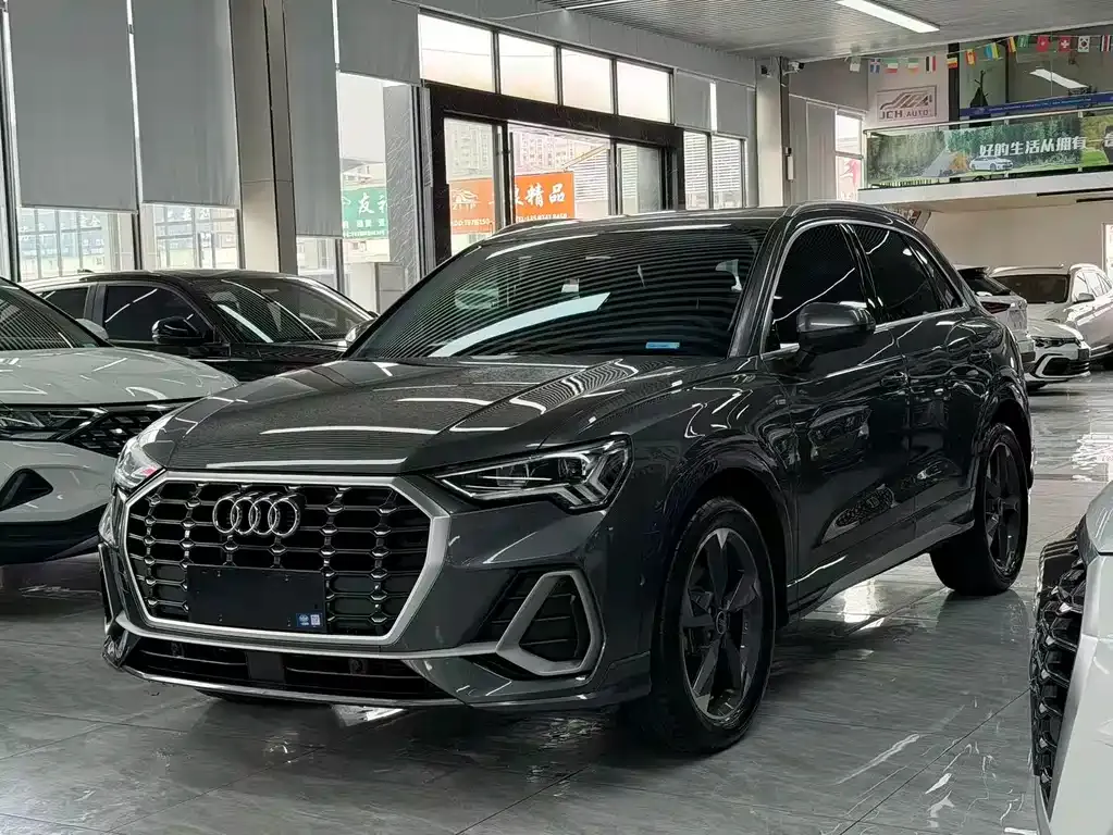 Audi Q3 — фото 1