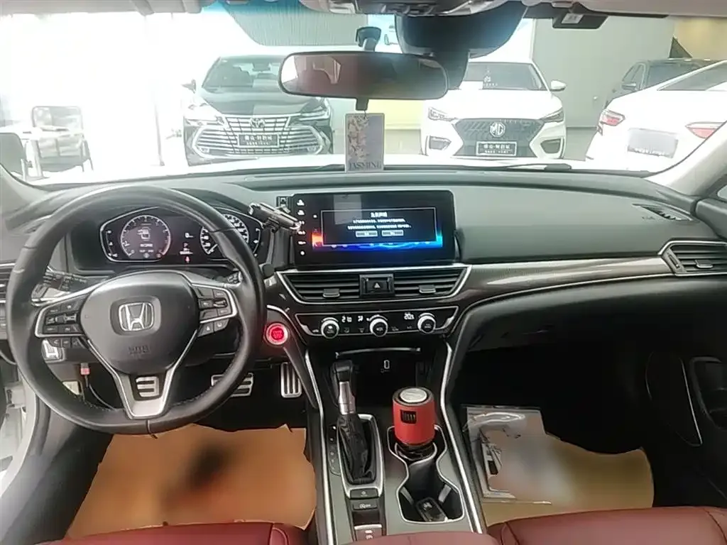 Honda Accord — фото 10