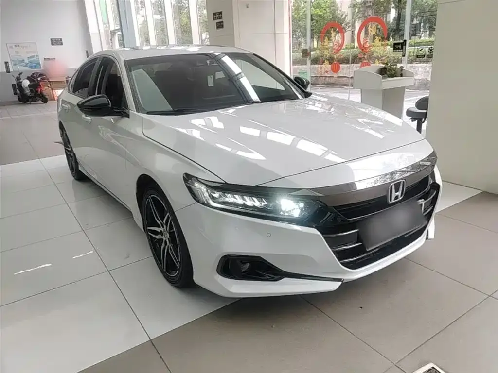Honda Accord — фото 9