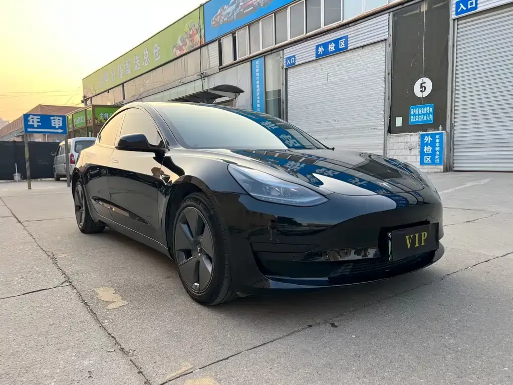 Tesla Model 3 — фото 7