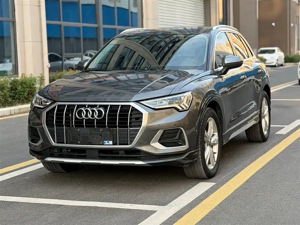 Audi Q3 — фото 1