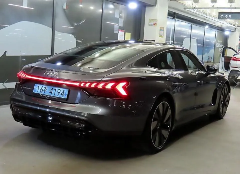 Audi e-tron GT 2022 из KR, фото 3