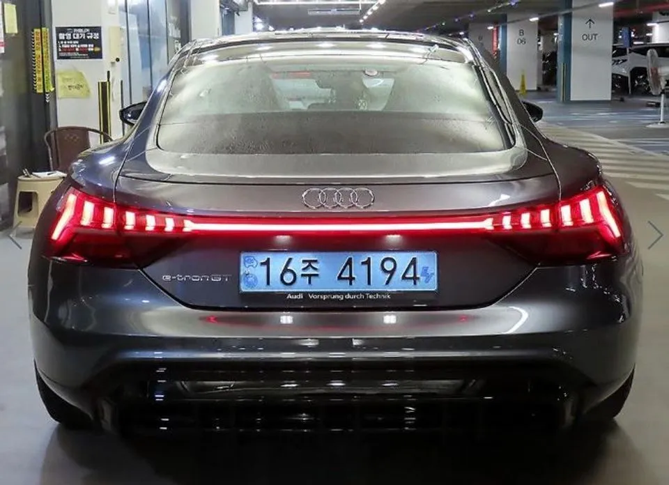 Audi e-tron GT 2022 из KR, фото 2