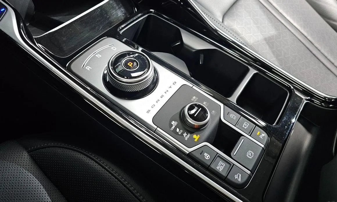 Kia Sorento — фото 10