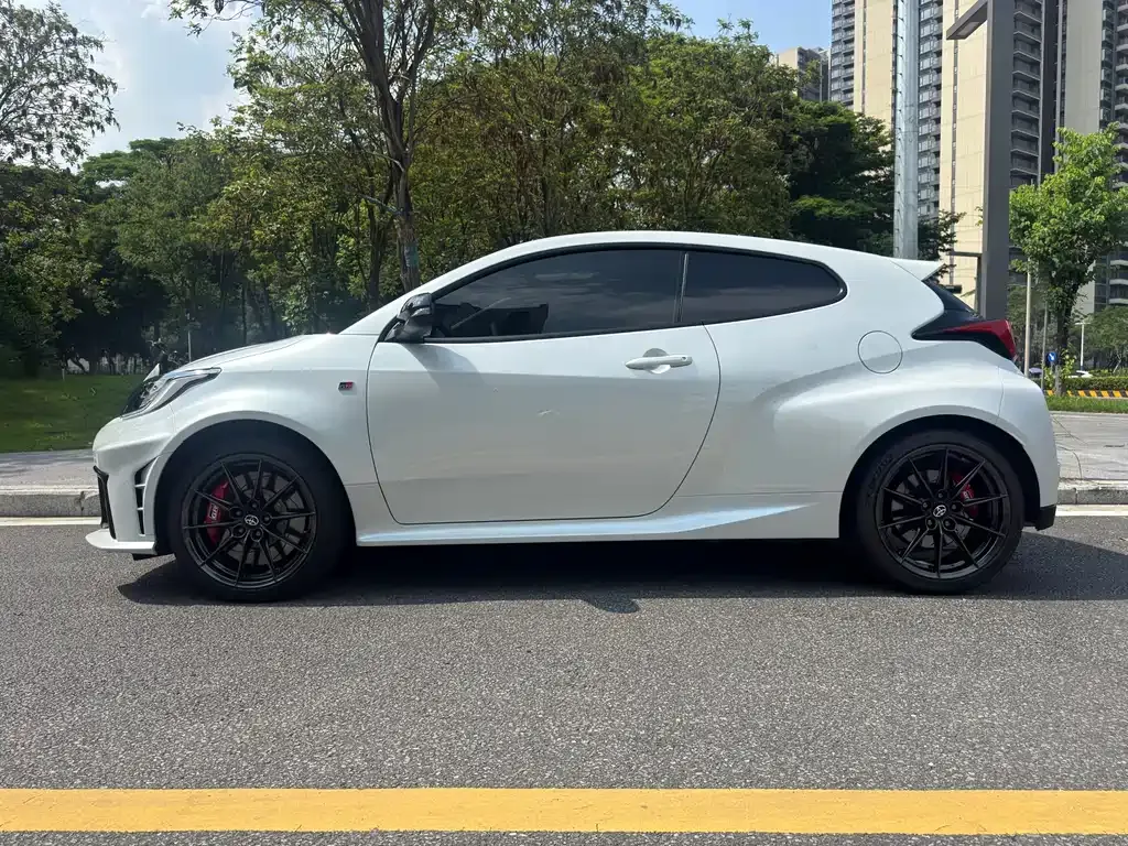 Toyota GR YARIS 2025 из CN, фото 5