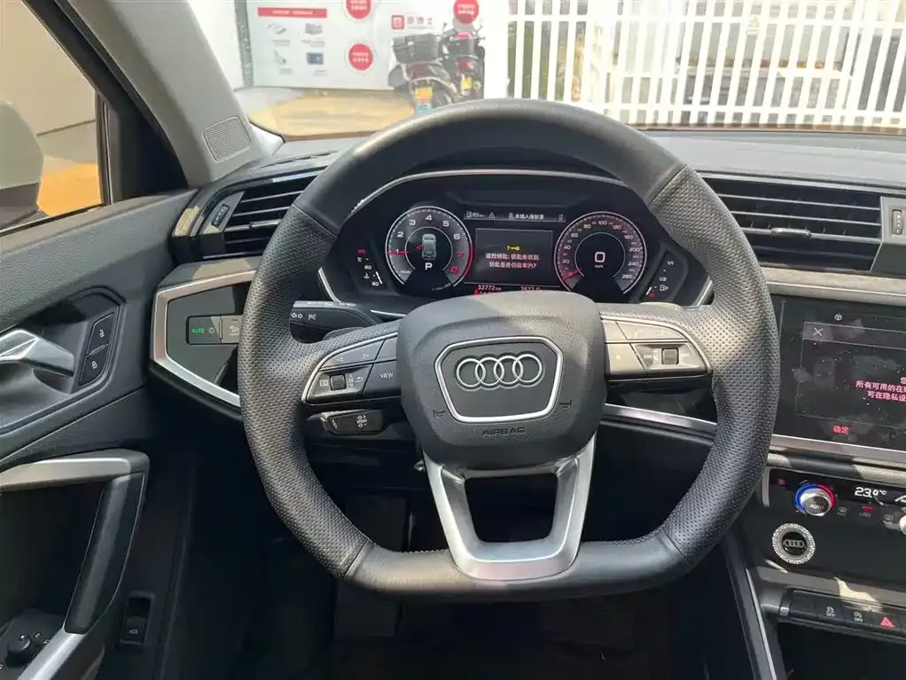 Audi Q3 — фото 6