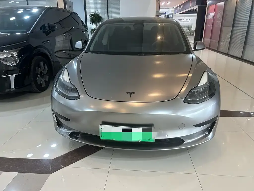 Tesla Model 3 — фото 5