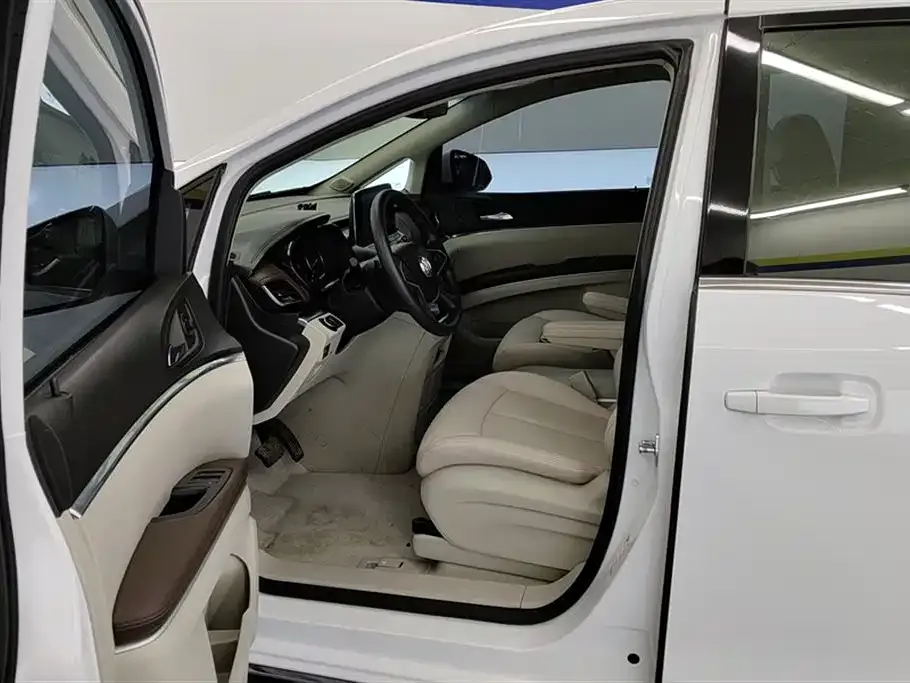 Buick GL8 2023 из CN, фото 5
