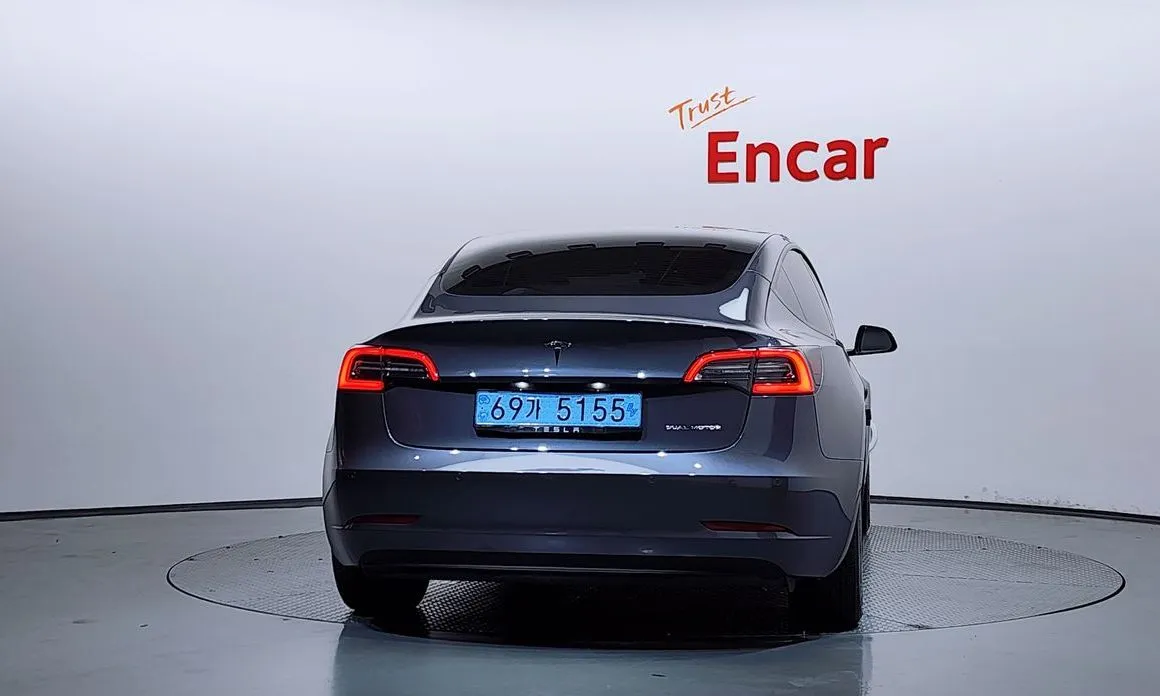 Tesla Model 3 — фото 2