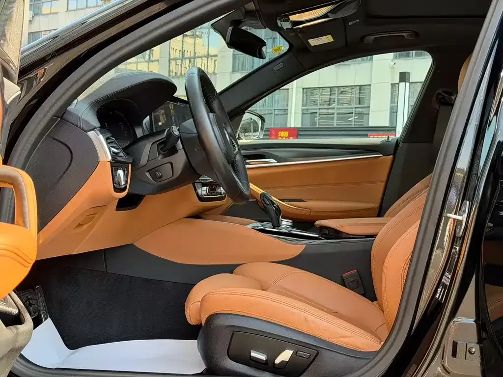 BMW 5 Series (Import) 2023 из CN, фото 9