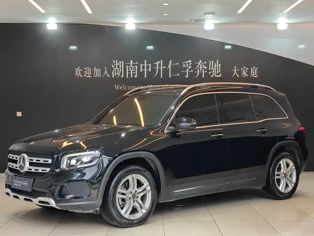 Mercedes-Benz GLB — фото 1