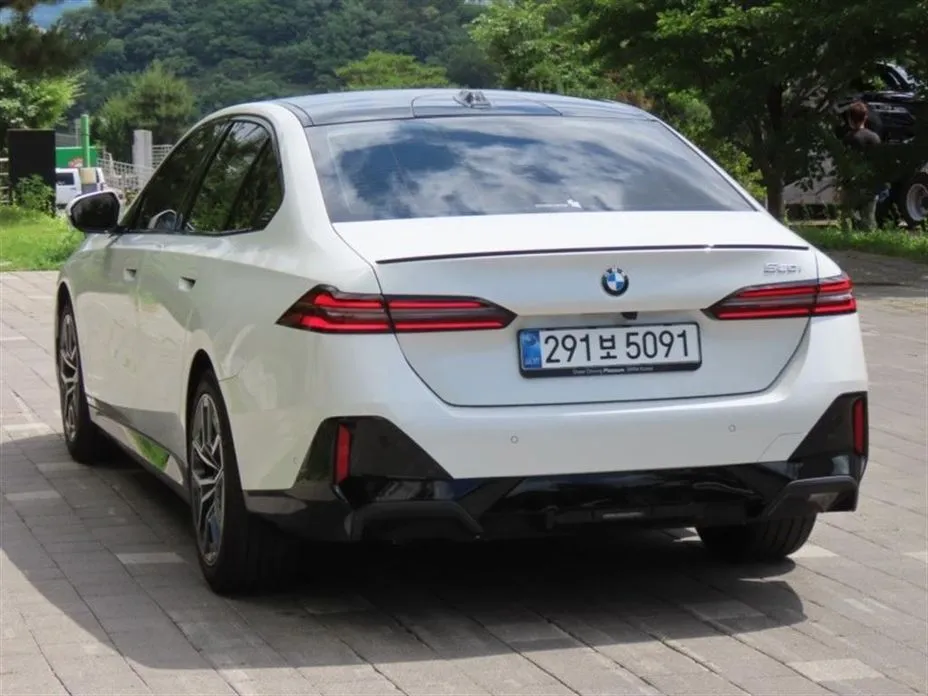 BMW 5-Series 2026 из KR, фото 4