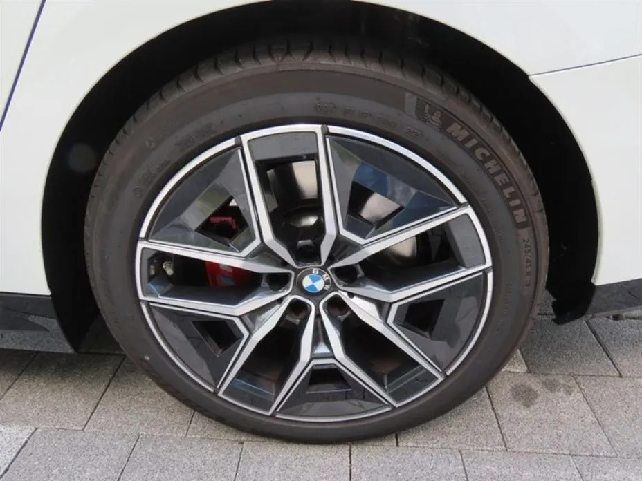BMW 5-Series 2026 из KR, фото 3