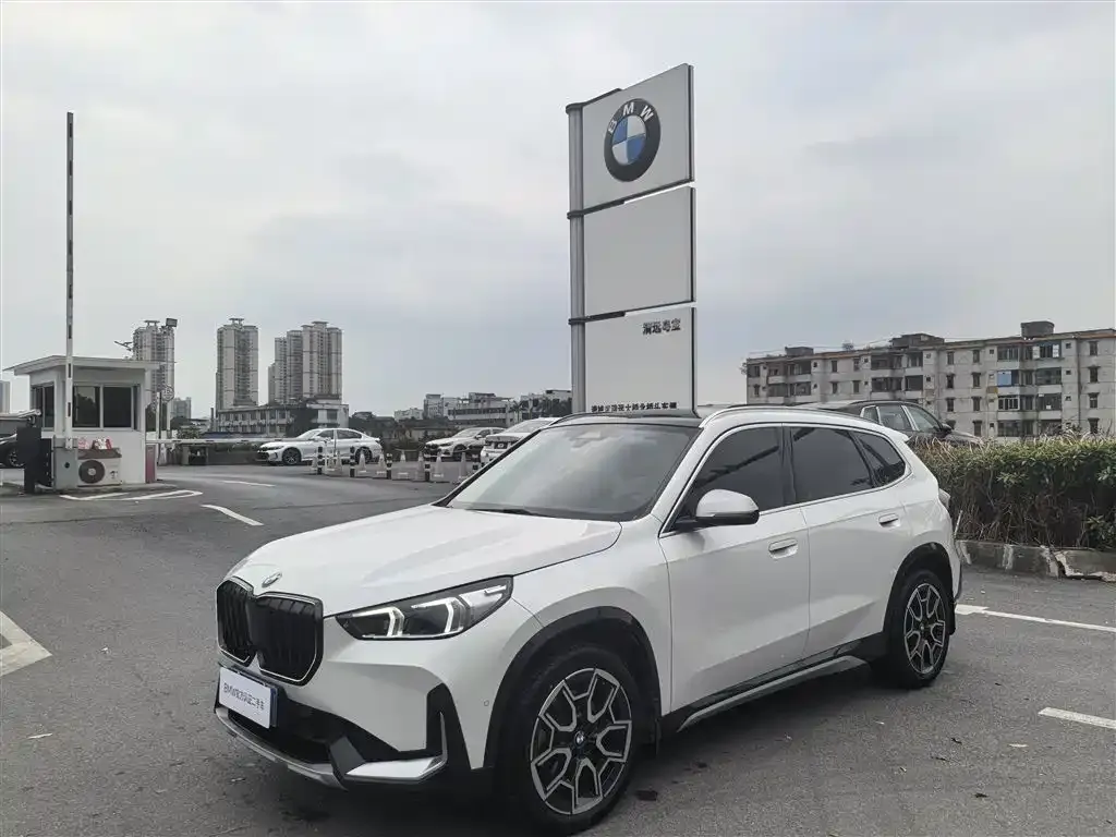 BMW X1 — фото 1