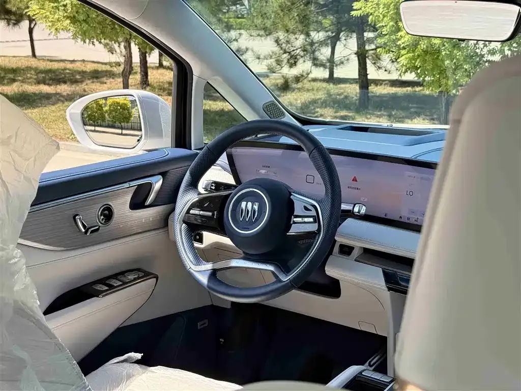 Buick GL8 Hybrid — фото 10