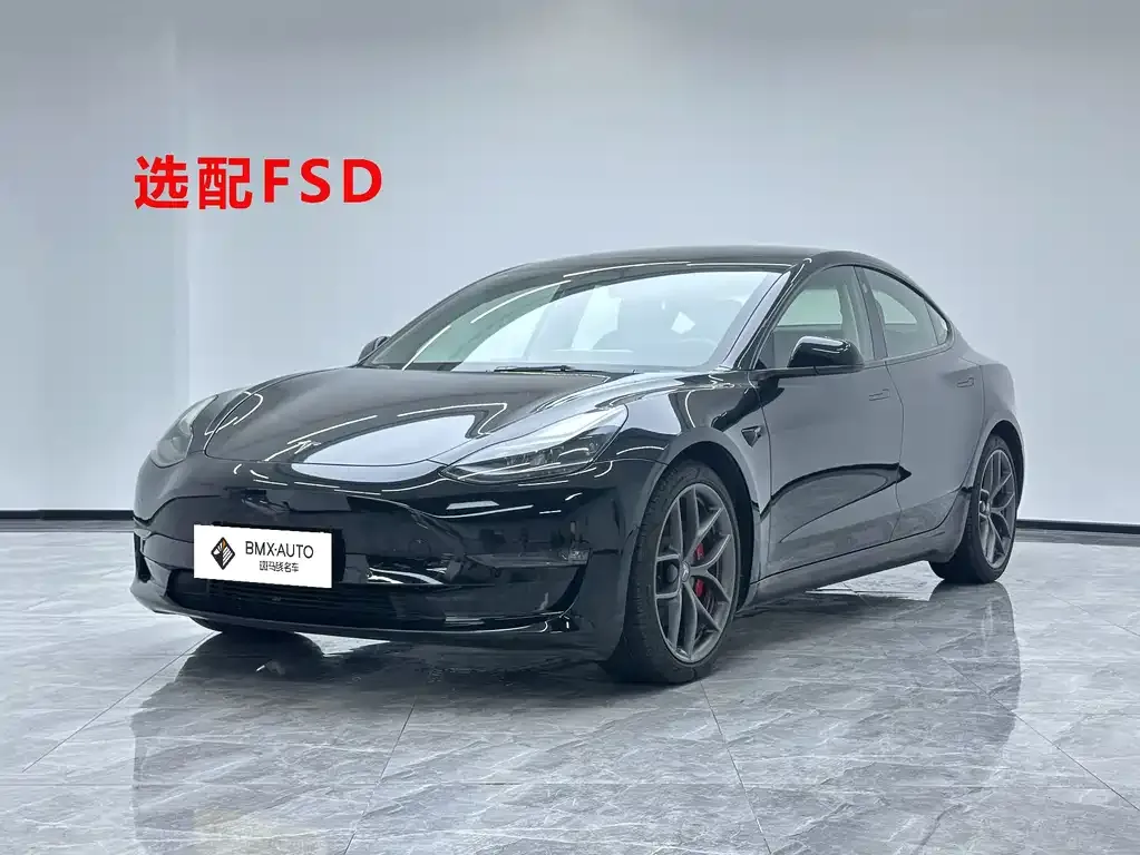 Tesla Model 3 — фото 1