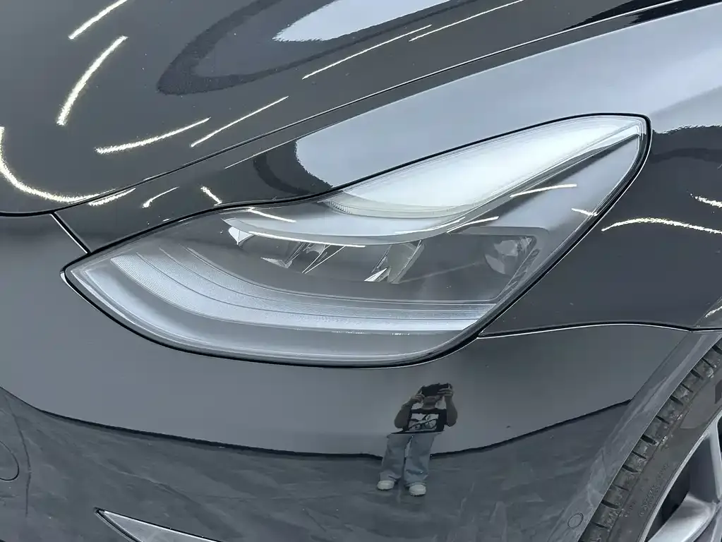 Tesla Model 3 — фото 10
