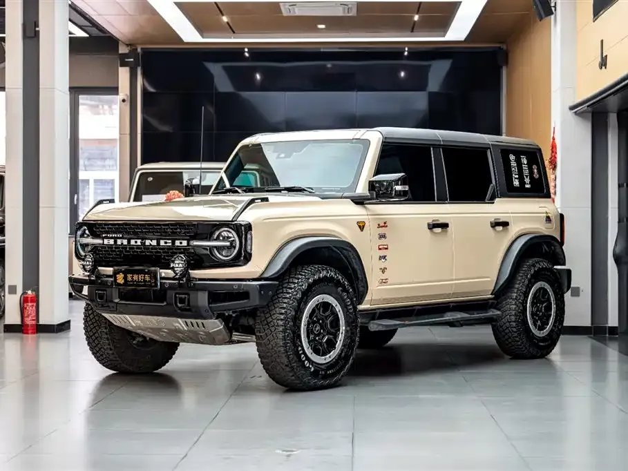 Ford Bronco — фото 1