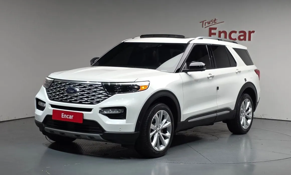 Ford Explorer — фото 1