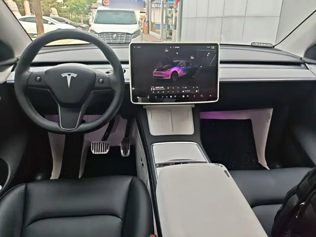 Tesla Model Y — фото 2
