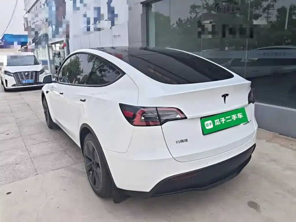 Tesla Model Y — фото 3