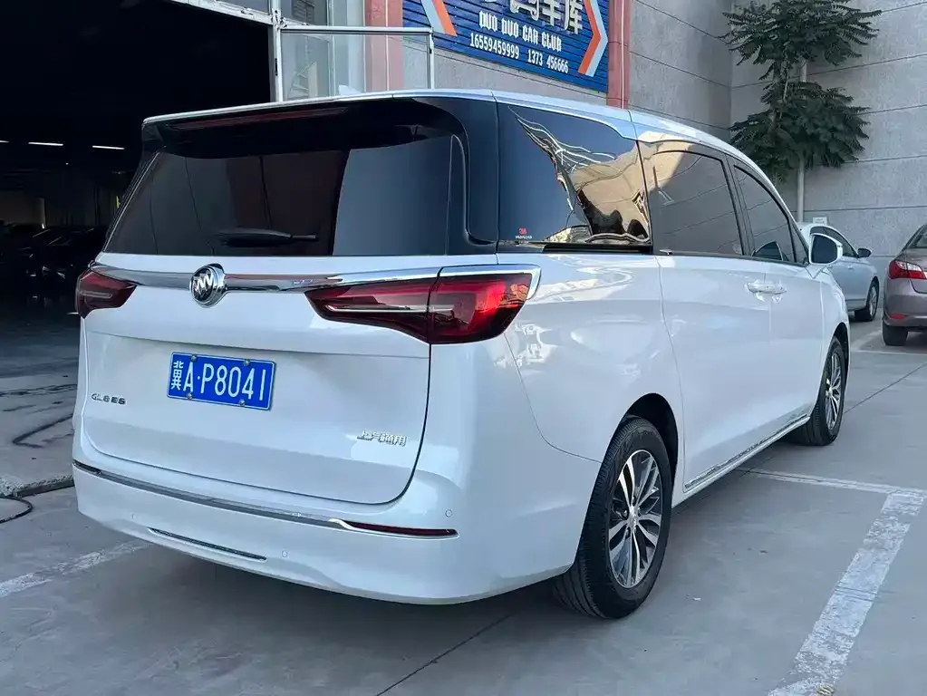 Buick GL8 2023 из CN, фото 2