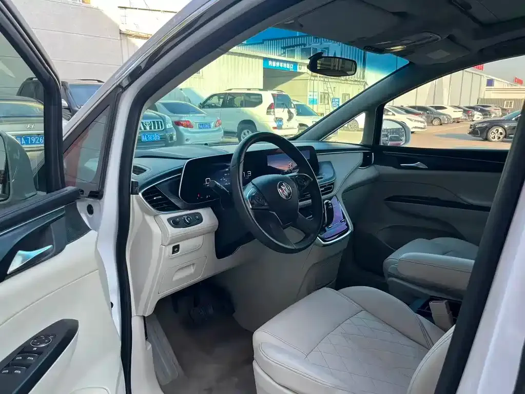 Buick GL8 2023 из CN, фото 9