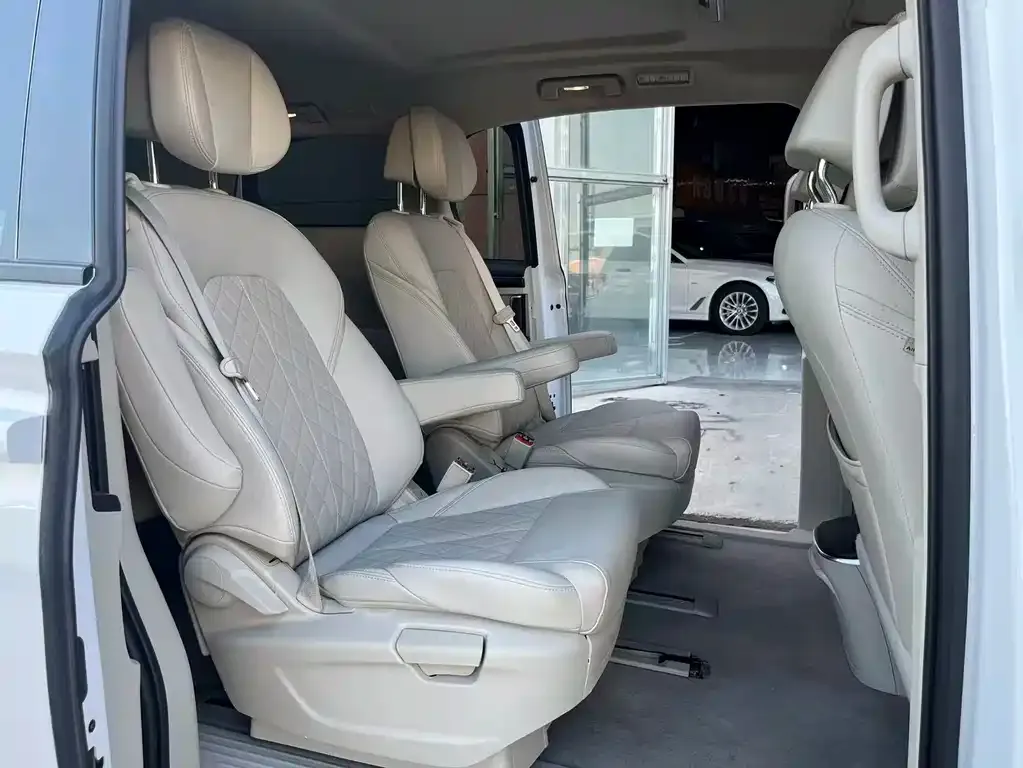 Buick GL8 2023 из CN, фото 4