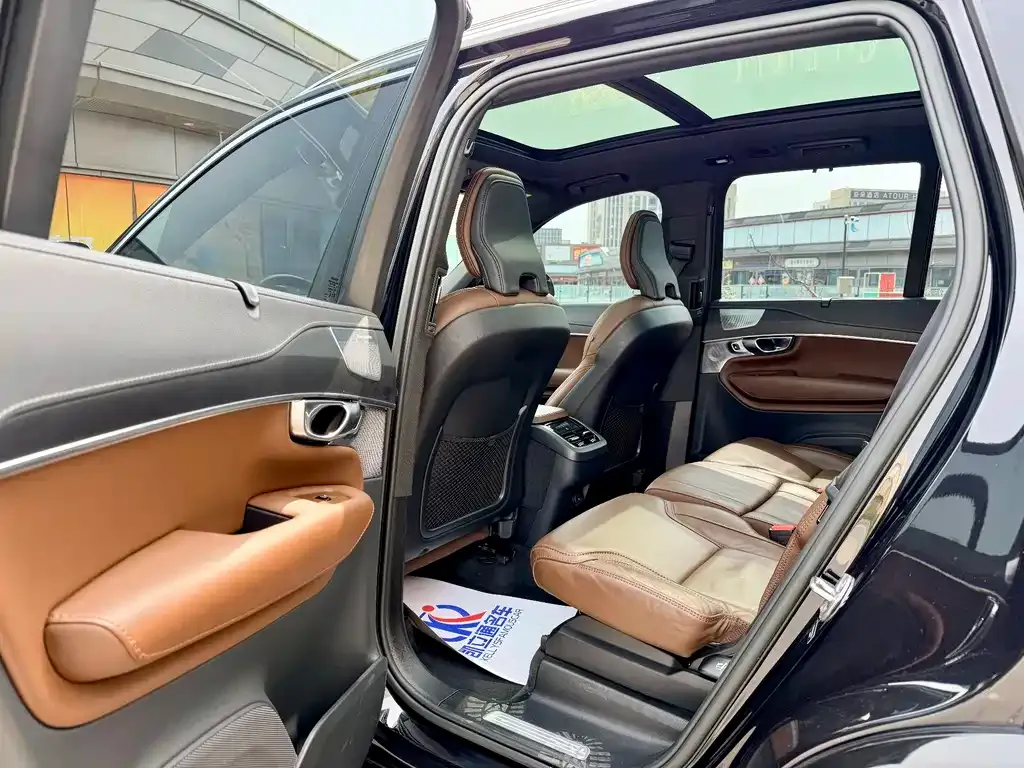 Volvo XC90 — фото 4