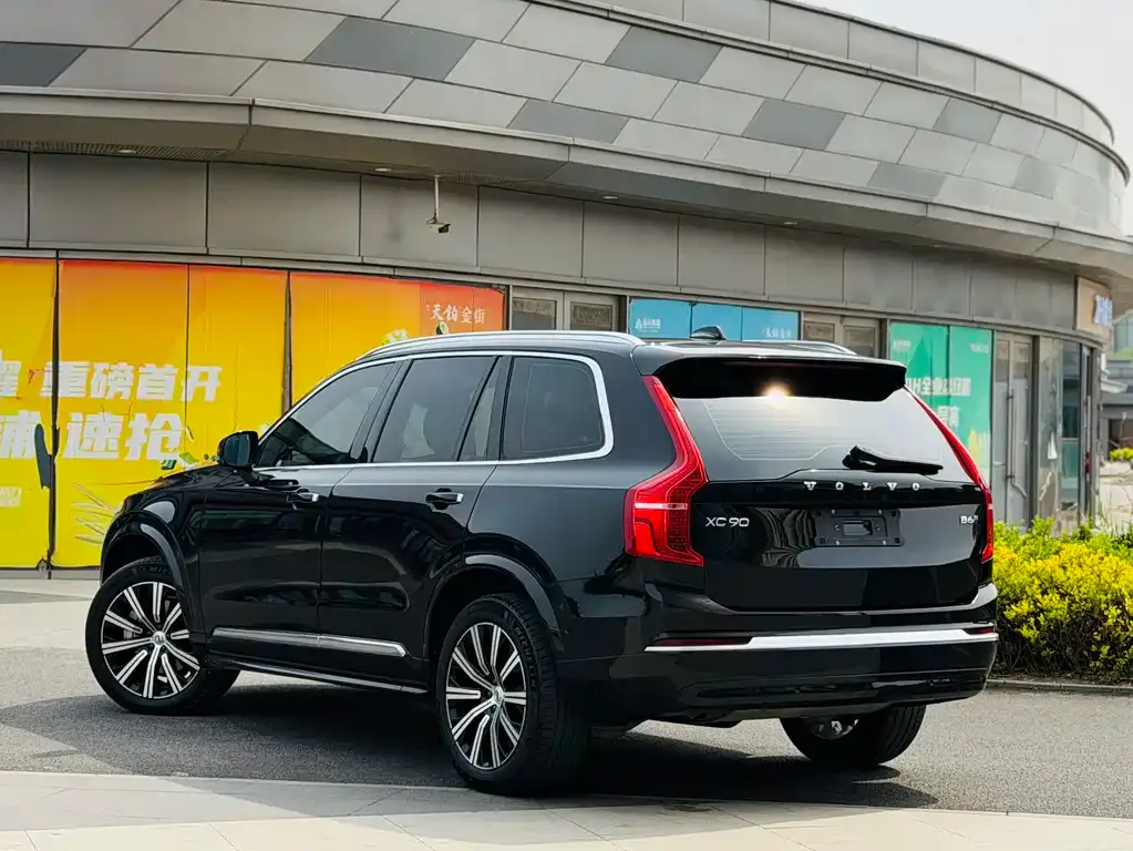 Volvo XC90 — фото 10