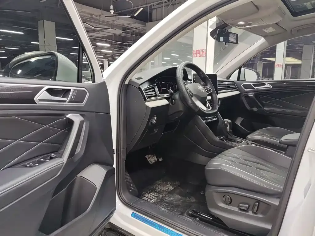 Volkswagen Tiguan L 2022 из CN, фото 9
