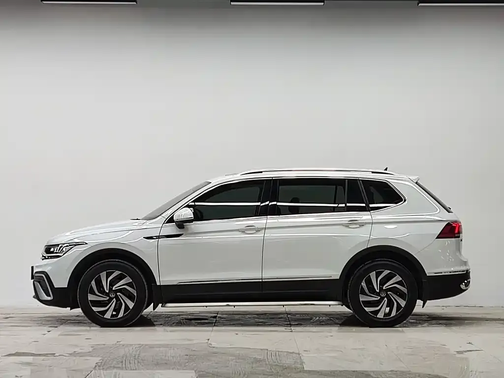 Volkswagen Tiguan L 2022 из CN, фото 6