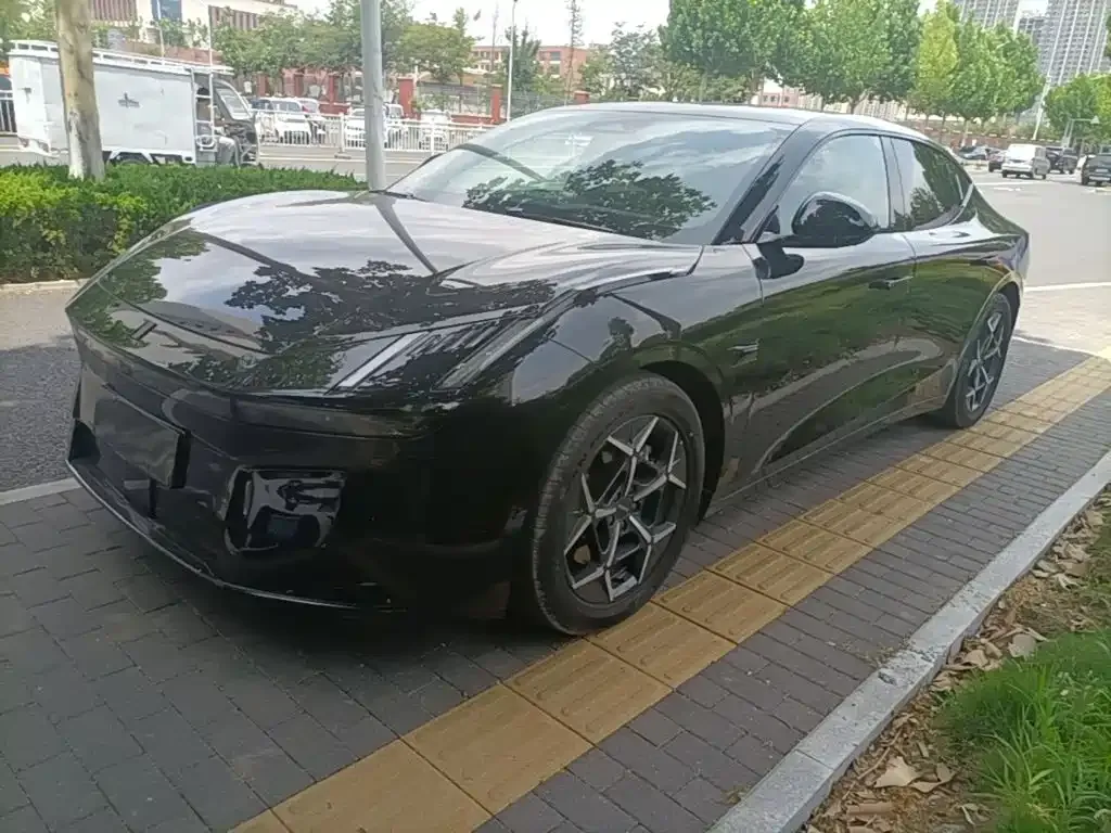 Lynk & Co Z10