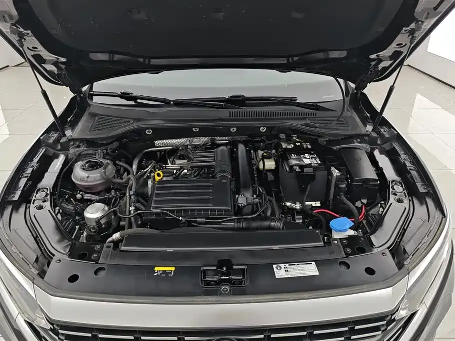 Volkswagen Passat — фото 8