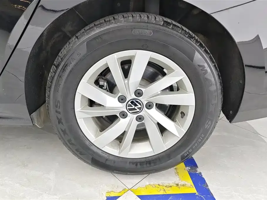 Volkswagen Passat — фото 9