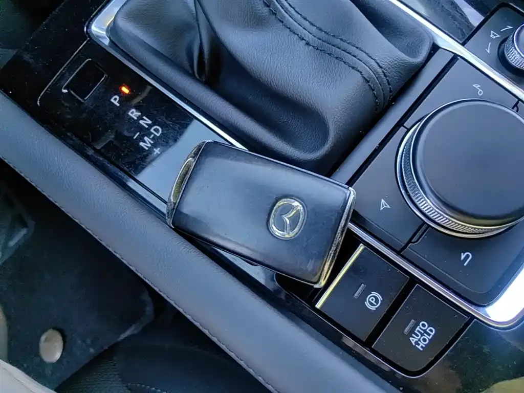 Mazda 3 Axela — фото 3